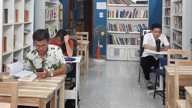 Đọc sách, uống trà miễn phí giữa lòng Hà Nội