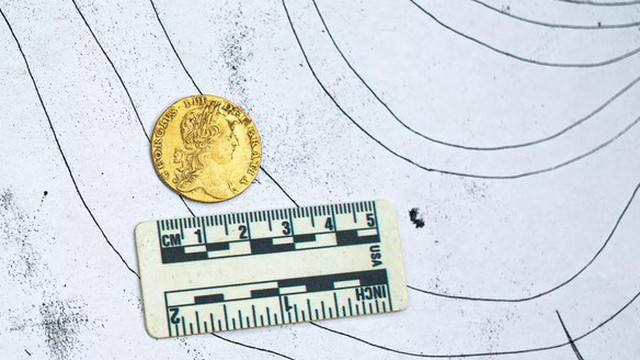 Mỹ: Tìm thấy đồng xu vàng quý hiếm trong ngôi mộ tập thể của lính đánh thuê