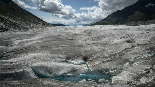 Phát hiện xác máy bay vụ tai nạn năm 1968 trên sông băng ở Thụy Sĩ