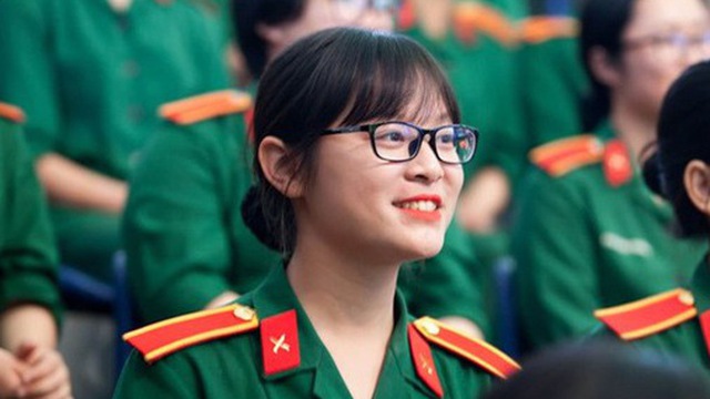 Thí sinh nữ đạt điểm gần tuyệt đối mới trúng tuyển Học viện Khoa học quân sự năm 2022