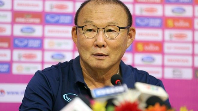 Trực tiếp HLV Park Hang Seo họp báo: 'Quang Hải muốn đá AFF Cup'