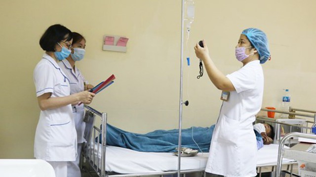 Lạm dụng truyền dịch tại nhà: Nguy cơ tử vong cao