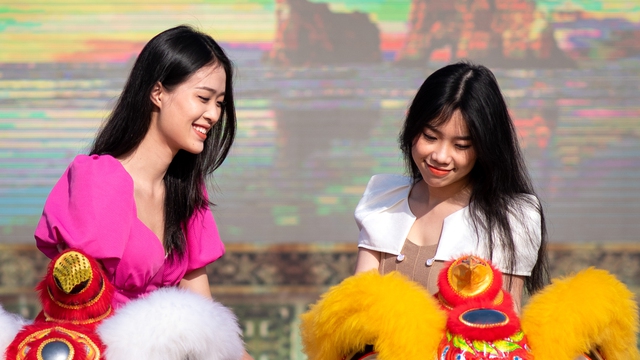 Du xuân ở Đại nội Huế trong ngày mùng 1 Tết Quý Mão