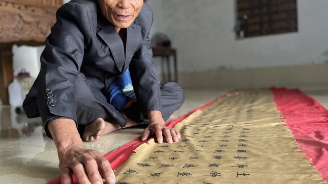 Mục sở thị sắc phong gấm dài nhất Việt Nam