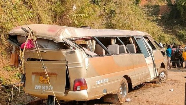 Xe khách chở người đi đám cưới gặp nạn: Xác định các nạn nhân
