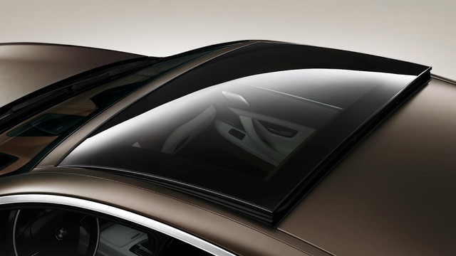 BMW phát triển công nghệ sạc pin bằng cửa sổ trời