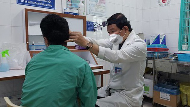 Lạm dụng tai nghe: Coi chừng điếc vĩnh viễn