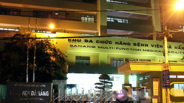 Sức khoẻ cô gái bị tạt xăng đốt giữa đường giờ ra sao?