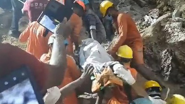 Bé trai 10 tuổi rơi xuống giếng sâu 24m: Phép màu sau 104 tiếng nỗ lực cứu hộ