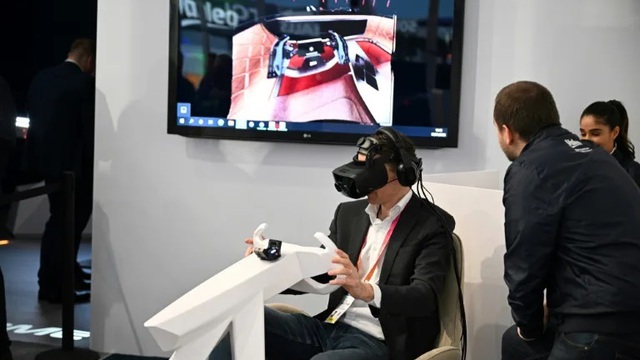 Ngành công nghiệp ô tô chạy đua áp dụng metaverse tại CES 2023
