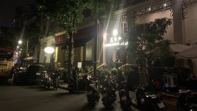 Cuộc 'đột kích' bất ngờ trong đêm của cảnh sát, phát lộ 200 tiếp viên bán dâm cho người nước ngoài