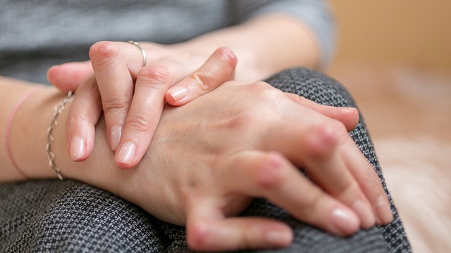 Cô gái nằm liệt giường ở tuổi 25 và lời cảnh tỉnh về sai lầm nhiều người mắc