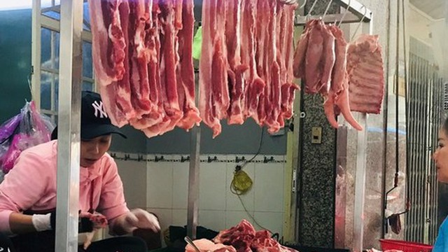 Nghịch lý giá lợn hơi giảm sâu nhưng ra chợ phải mua thịt đắt gấp 3 lần