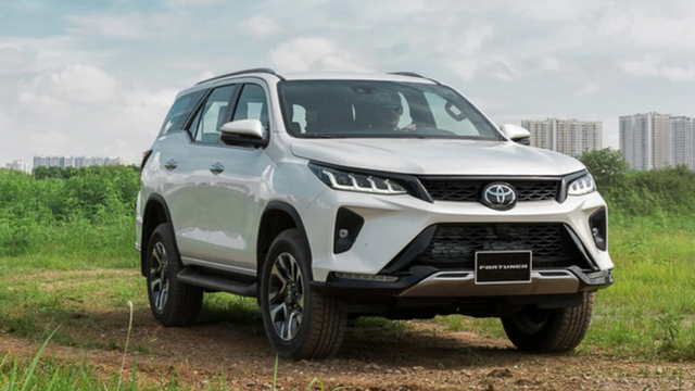 Toyota Hilux, Fortuner sẽ thêm động cơ hybrid dầu năm sau: Bớt ồn, có thể mạnh hơn Ranger, Everest