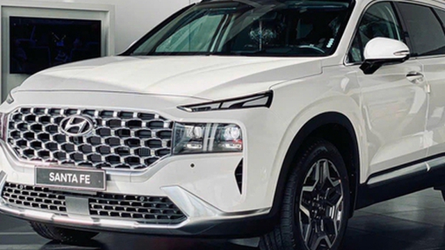 Giá Hyundai Santa Fe Hybrid có đáy mới: Lần đầu về mốc 1,235 tỷ, không còn chạm chân Palisade