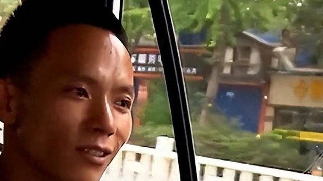 27 năm không biết mẹ là ai, chàng trai tìm lại gia đình mình theo cách không ngờ: Cuộc hội ngộ khiến nhiều người rơi lệ