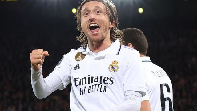 Dẫn trước 2-0, Liverpool vẫn bị Real Madrid 'vùi dập' trong mưa bàn thắng ngay tại Anfield