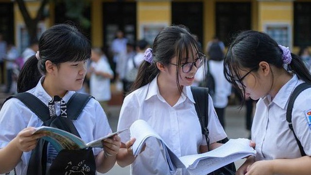Hà Nội chốt thi 3 môn vào lớp 10: Phụ huynh người vỡ òa, người vẫn băn khoăn