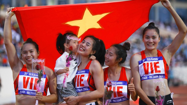 Cô gái vàng của Thể thao Việt Nam: Nhiều lần suýt bỏ hết để về với con
