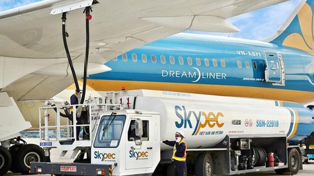 Lỗ lũy kế hơn 34.000 tỷ đồng, Vietnam Airlines muốn bán Skypec - công ty nhiên liệu hàng không lớn nhất Việt Nam  để "từng bước xoá lỗ"?