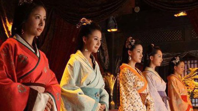Ai là người dạy Hoàng đế tương lai cách nối dõi tông đường? Có 3 nhóm người làm nhiệm vụ này, đáng thương nhất vẫn là cung nữ
