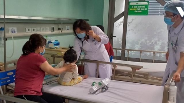 Trẻ mắc virus hợp bào hô hấp gia tăng, bác sĩ hướng dẫn phòng bệnh