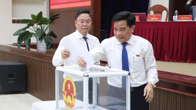 100% đại biểu đồng ý để ông Nguyễn Viết Dũng thôi đại biểu HĐND tỉnh Quảng Nam