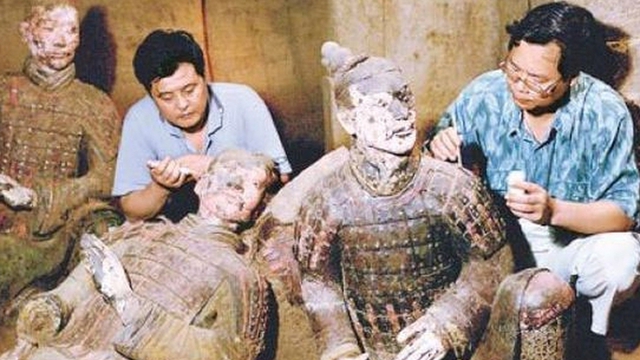 Nghi ngờ chiến binh đất nung chứa bí mật của Tần Thủy Hoàng, chuyên gia không dám mở: Vết nứt kỳ lạ hé lộ sự thật