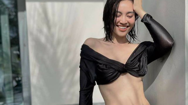 Mỹ nhân Việt gây sốt với áo tắm