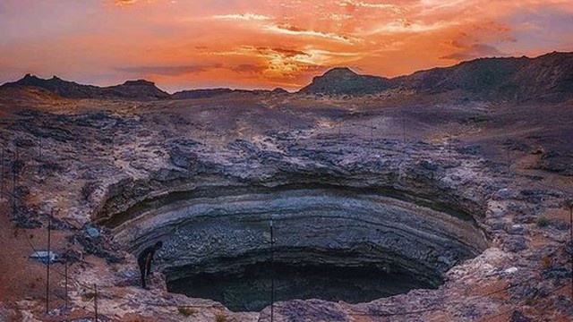 Có gì đang ở dưới đáy 'giếng địa ngục' Yemen?
