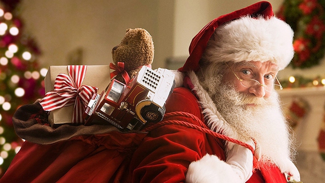 'Tại sao có ông già Noel mà không có bà già Noel?' - Ứng viên trả lời hóm hỉnh được nhận ngay