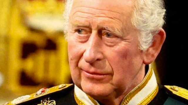 Vua Charles III lên ngôi với những nghi lễ đặc biệt thế nào?