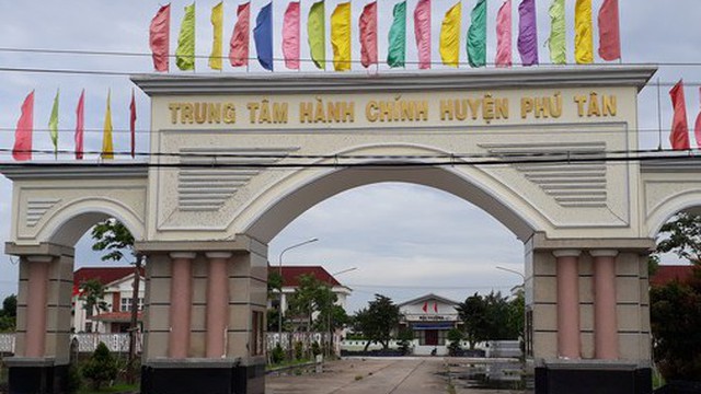 Chủ tịch huyện ở Cà Mau xin nghỉ hưu trước tuổi