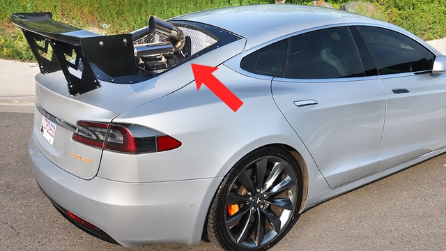 Độ xe giống kiểu 1 mẫu Nissan bán ở Việt Nam, Tesla của "dân chơi" Mỹ đầy bình đi gần 2600km