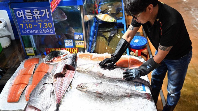 Muối cháy hàng, vì sao người dân Hàn Quốc tiếp tục tích trữ thêm "món quà" khác của biển?