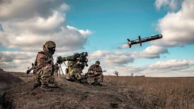 Ukraine phóng tên lửa chống tăng phá hủy chiến hào Nga gần Soledar