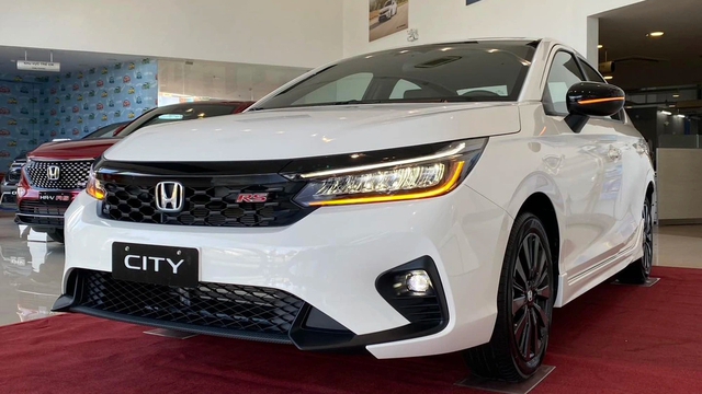 Honda City 2023 mới bán đã giảm giá tại đại lý: Giá thực tế rẻ hơn niêm yết bản cũ, thêm sức cạnh tranh khi mới bị Vios lấy ngôi vương