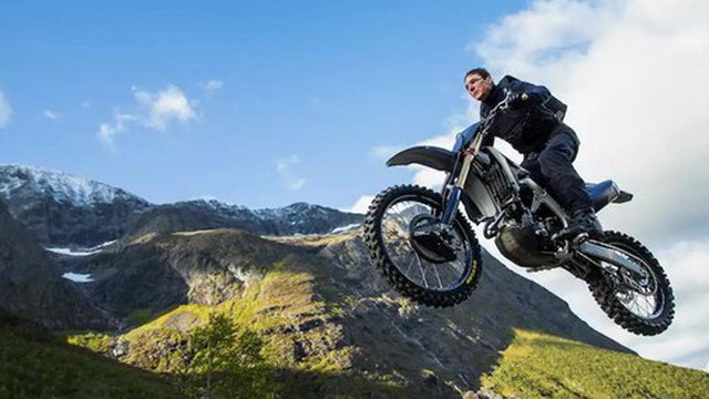Những thói quen giúp Tom Cruise thực hiện được pha hành động không tưởng ở tuổi 61