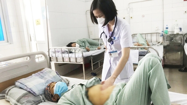 Viêm gan cấp do dùng thuốc nam chữa viêm dạ dày