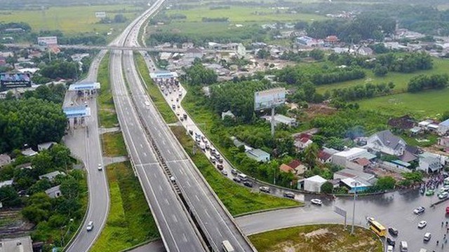 Chính phủ yêu cầu nghiên cứu việc đấu giá quyền khai thác đường cao tốc