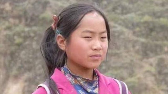 Ông ngoại đòi phúc khảo vì điểm thi của cháu quá thấp, lúc biết kết quả thì bật khóc nức nở