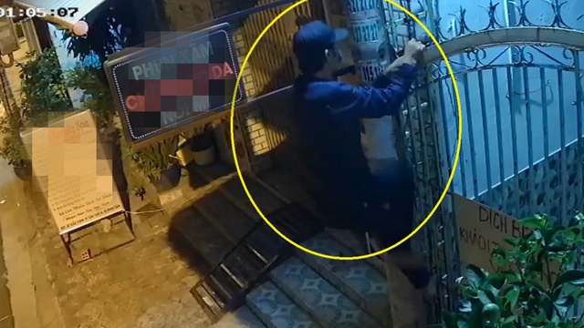 "Người nhện" bị bắt khi cầm 3 điện thoại lang thang giữa phố cổ trong đêm