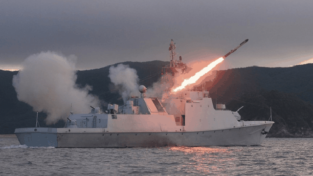 Lộ diện chiến hạm phóng tên lửa hành trình chiến lược của Triều Tiên