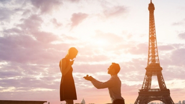 Màn cầu hôn đầu tư, hoành tráng đến mấy phụ nữ cũng đừng vội gật đầu nếu anh ấy có 3 biểu hiện này