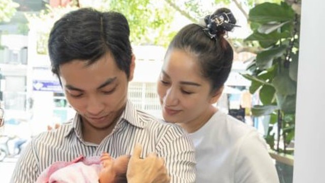 Khánh Thi khoe mặt mộc, nhan sắc sau sinh gây chú ý