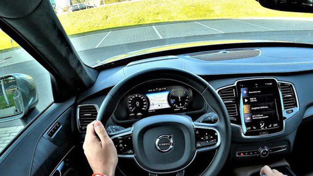 Volvo EX90 thêm công nghệ… chỉ để xe bớt can thiệp làm phiền người lái