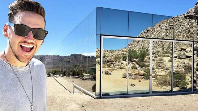 Bên trong "Ngôi nhà vô hình" gần 440 tỷ đồng nằm giữa sa mạc: Có hồ bơi dài gần hết nhà, giá thuê hàng trăm triệu/đêm