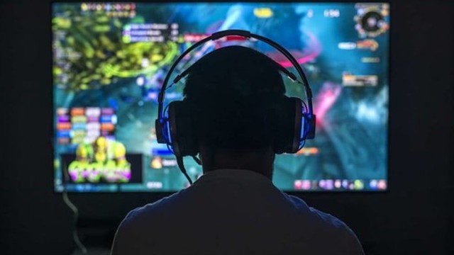 Nghiện game, tiến sĩ lương nghìn USD mất trắng sự nghiệp, nhập viện tâm thần