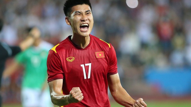 Tiền đạo U23 Việt Nam phải cách ly, HLV Hoàng Anh Tuấn báo tin kém vui về nhà vô địch SEA Games