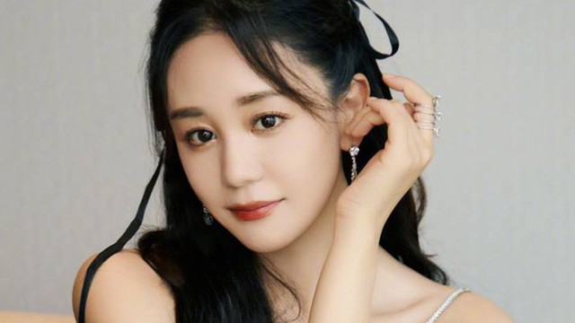 Nữ chính Hoàn Châu Cách Cách tàn phai nhan sắc vì "dao kéo", tự hủy sự nghiệp sau gần 20 vai "thảm họa"